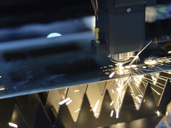 激光切割機(jī)的排水方法與防凍液的添加方法