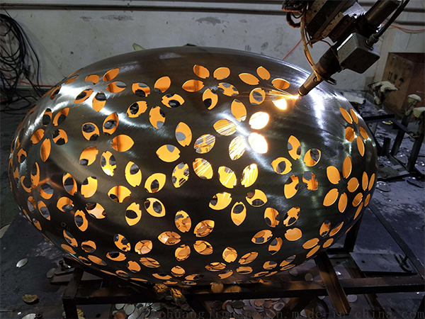 金屬激光切割機助力燈飾產業(yè)快速發(fā)展