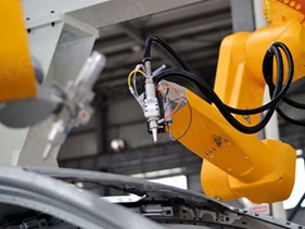 鴻鐳激光機(jī)器人三維切割解決方案