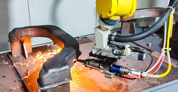 商用車后車橋殼體機(jī)器人三維激光切孔修邊 商用車后車橋殼體機(jī)器人三維激光切孔修邊